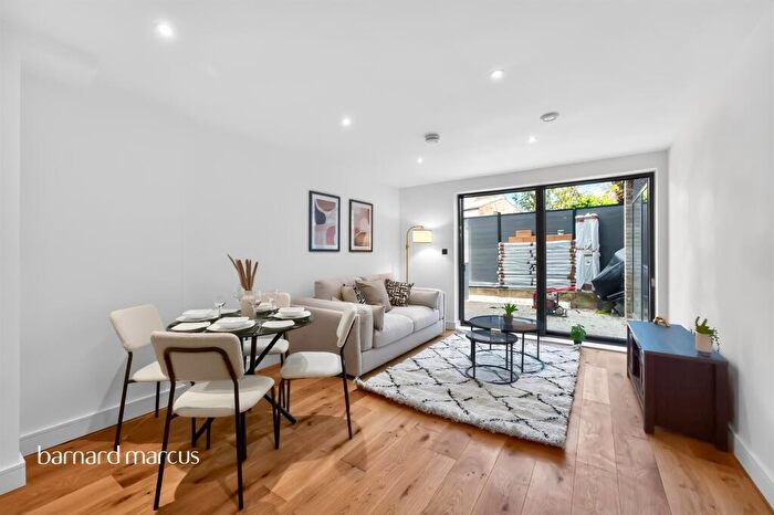 1 Bedroom Apartment For Sale In New Road, Crouch End, London, N8