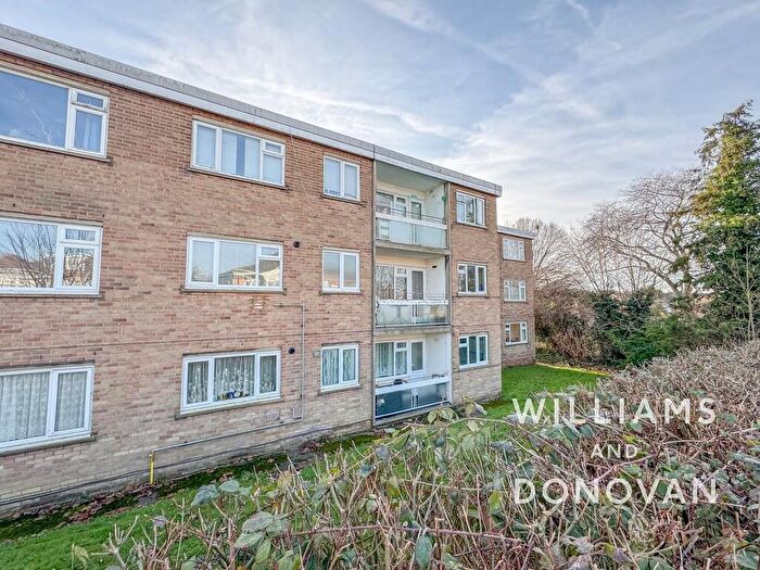 Studio For Sale In Park View Court, Walters Close, Leigh-on-Sea, SS9