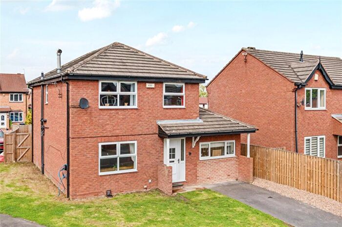 4 Bedroom Detached House For Sale In Hopefield Chase, Rothwell, Leeds, West Yorkshire, LS26