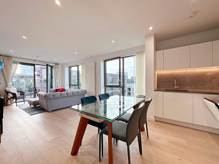 2 Bedroom Flat To Rent In Shipwright Street, Silvertown, E16