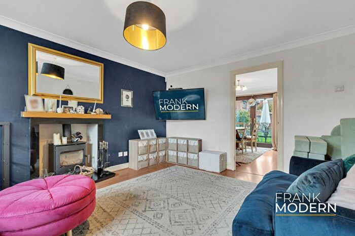 4 Bedroom Detached House For Sale In Bytham Heights, Castle Bytham, NG33