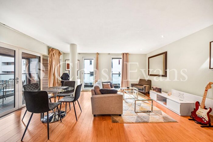 2 Bedroom Flat To Rent In Meridian Court, East Lane, Tower Bridge, London, SE16