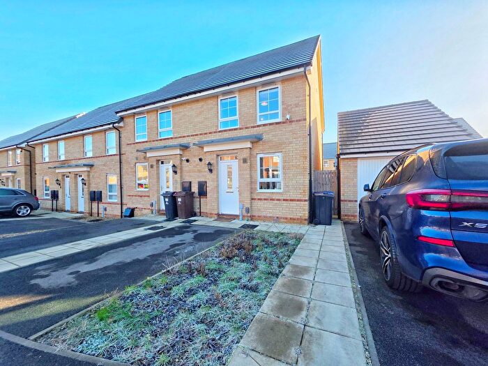 2 Bedroom Town House For Sale In Millers Grove, Barugh Green, Barnsley, S75