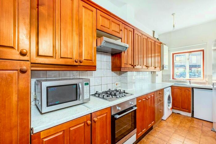 4 Bedroom Semi-Detached House To Rent In Lyveden Road, Colliers Wood, London, SW17