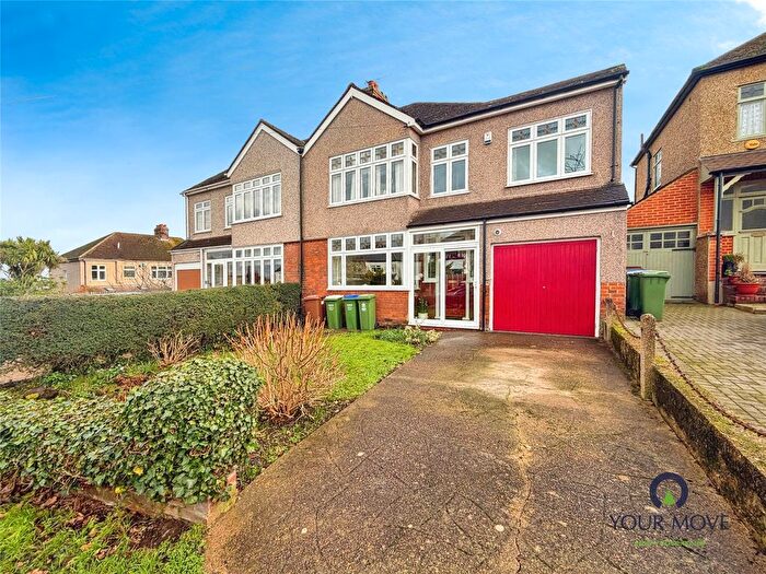 4 Bedroom Semi Detached House For Sale In Park Crescent, Erith, DA8