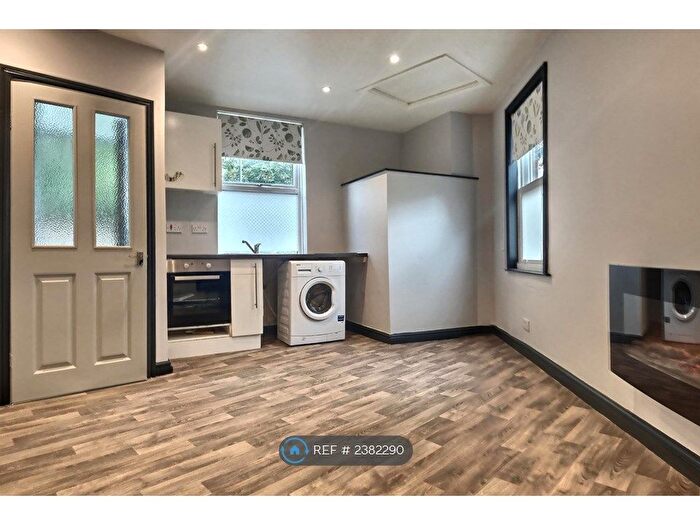 Studio To Rent In Flanshaw Lane, Wakefield, WF2