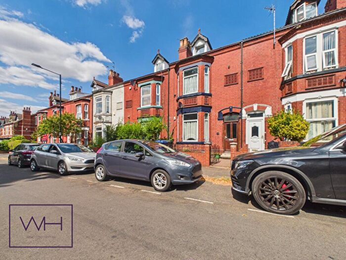 4 Bedroom Terraced House For Sale In Broxholme Lane, Doncaster, DN1