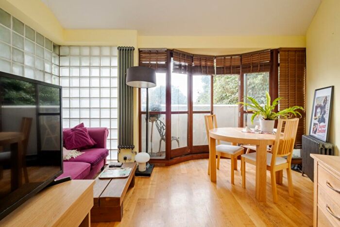 1 Bedroom Detached House To Rent In Gillespie Road London, N5