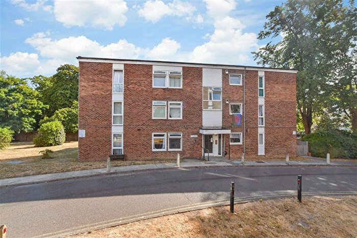 1 Bedroom Flat For Sale In Conway Drive, Sutton, Surrey, SM2