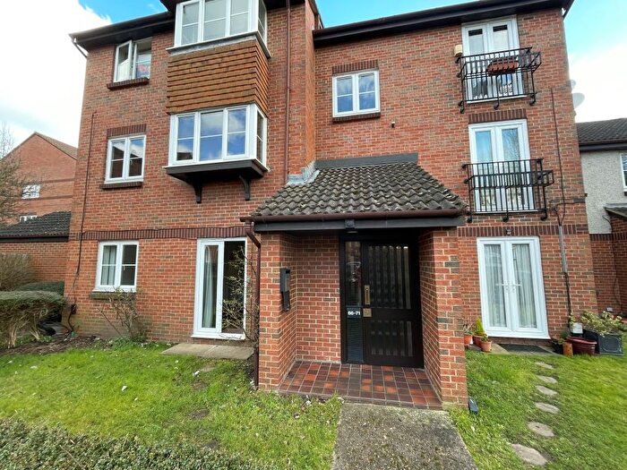2 Bedroom Flat To Rent In Knowles Close, West Drayton, UB7