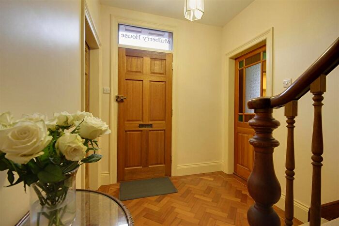 6 Bedroom Link Detached House For Sale In Westgate, North Cave, HU15