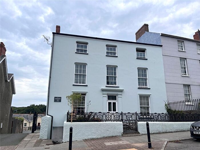1 Bedroom Flat For Sale In Main Street, Pembroke, Pembrokeshire, SA71