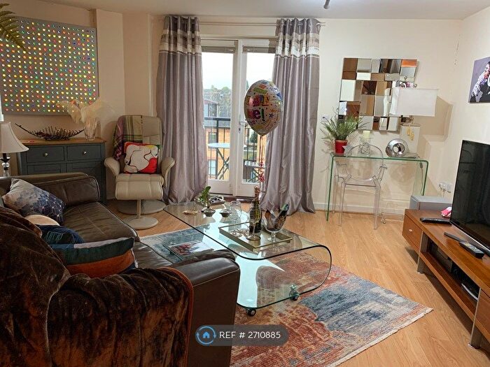 2 Bedroom Flat To Rent In John Dyde Close, Bishop's Stortford, CM23