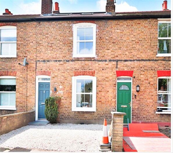 3 Bedroom Terraced House To Rent In Cleveland Road, Kingston, KT3