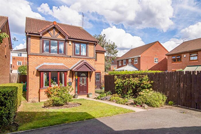 4 Bedroom Detached House For Sale In Willow Court, Alverthorpe, Wakefield, WF2