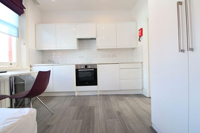 Studio To Rent In Finchley Road, London, NW3