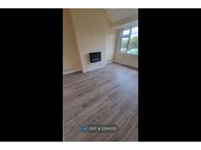 2 Bedroom Flat To Rent In London Road, Northfleet, Gravesend, DA11