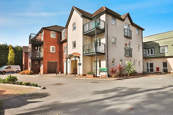 1 Bedroom Property For Sale In Ringwood Road, Ferndown, BH22