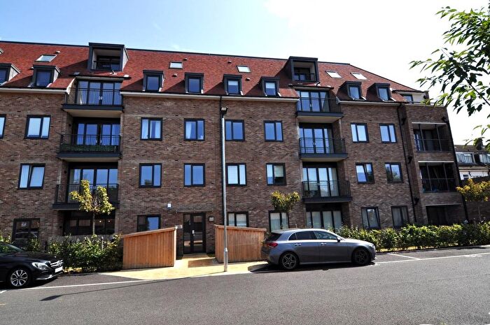2 Bedroom Flat To Rent In Sloane Court, St. Albans Road, Watford, WD24