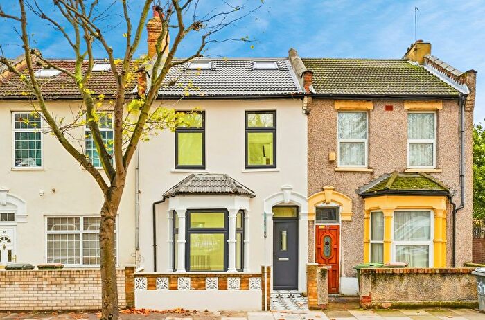 4 Bedroom Terraced House For Sale In Bull Road, London, E15