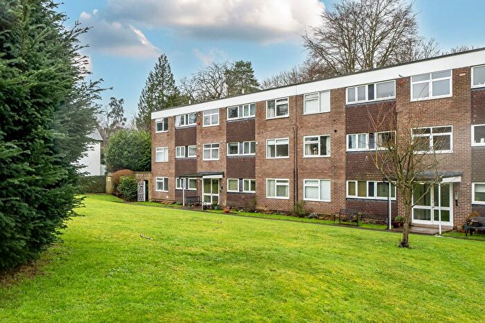 2 Bedroom Flat For Sale In Downs Hill Road, Epsom, KT18
