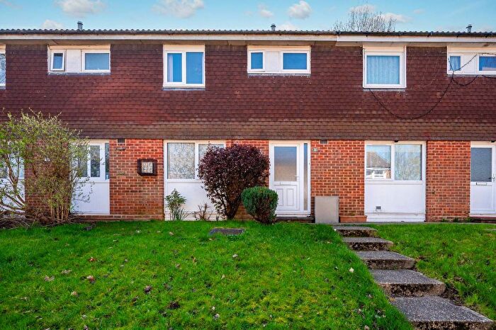 3 Bedroom Property To Rent In Rye Close, Guildford, GU2