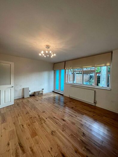 3 Bedroom Maisonette To Rent In Railway, Beaumont Road, London, E10