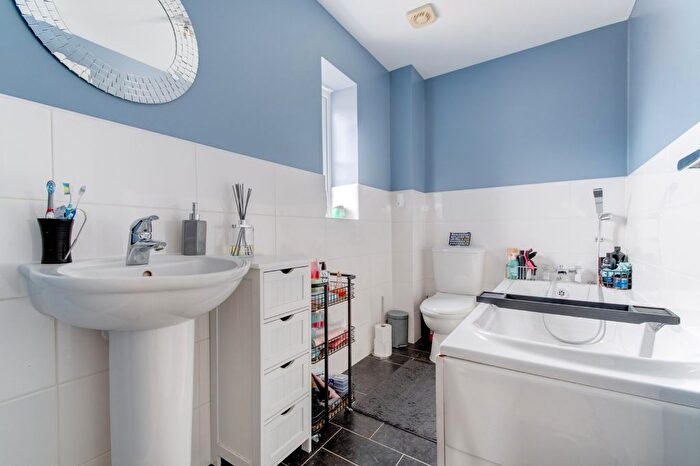 5 Bedroom Detached House To Rent In Dixon Close, Enfield, Redditch, Worcestershire, B97