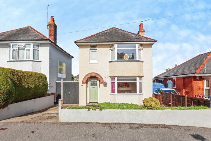 3 Bedroom Detached House For Sale In Houlton Road, Heckford Park, Poole, Dorset, BH15