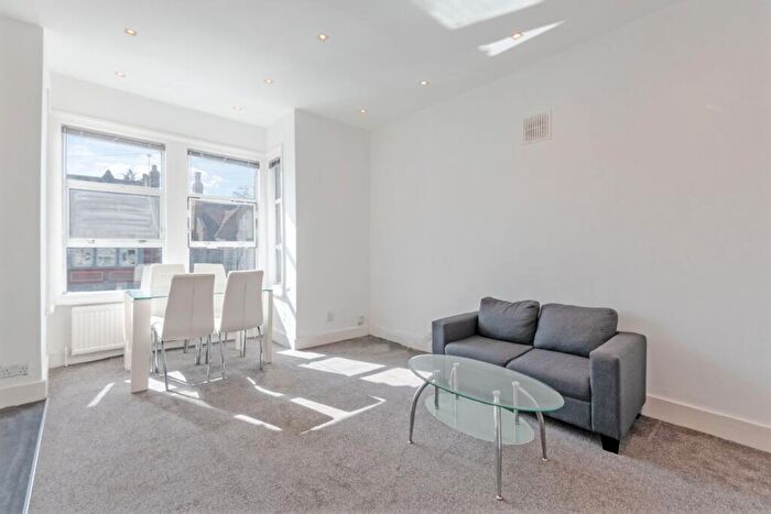 3 Bedroom Flat To Rent In Greenhill Road, Harlesden, NW10