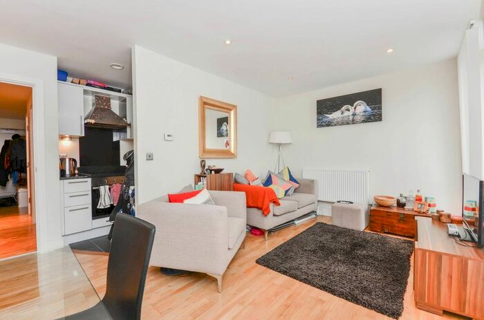 1 Bedroom Flat To Rent In Printers Road, Stockwell, London, SW9