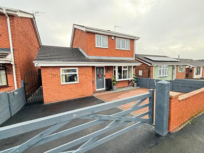 3 Bedroom Detached House For Sale In Willeton Street, Bucknall, Stoke On Trent, ST2