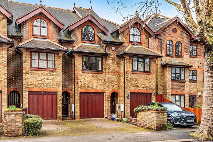 3 Bedroom Terraced House For Sale In Overton Road, South Sutton, SM2