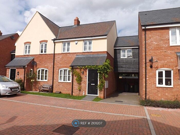 4 Bedroom Semi-Detached House To Rent In Clifford Close, Hockliffe, LU7