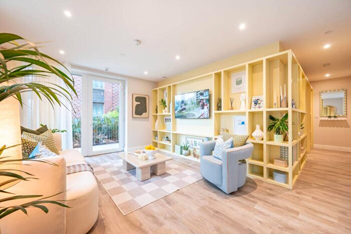 1 Bedroom Flat For Sale In Grand Union, Alperton, HA0