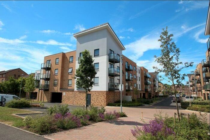 2 Bedroom Flat To Rent In Creek Mill Way, Dartford DA1