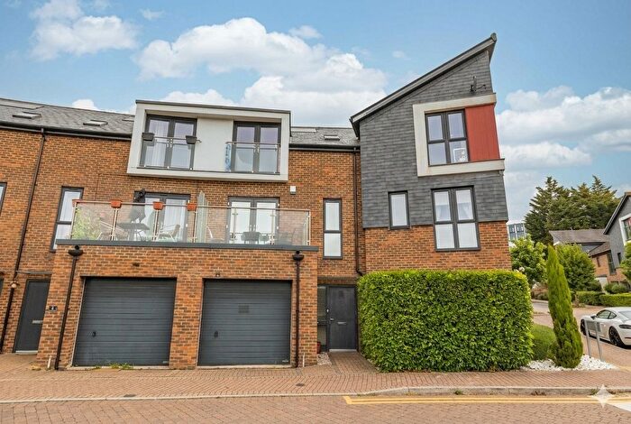 3 Bedroom Detached House For Sale In Atherfield Drive, Ashford, Kent, TN23