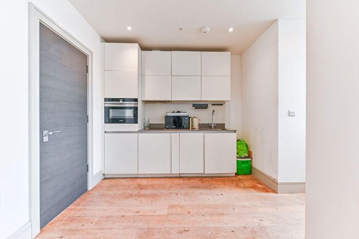 Studio For Sale In Crown Hill, Croydon, CR0