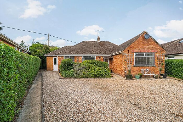 3 Bedroom Detached Bungalow For Sale In Faringdon, Oxfordshire, SN7
