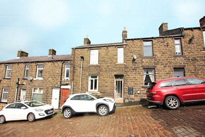 3 Bedroom Terraced House For Sale In Castle Street, Skipton, North Yorkshire, BD23