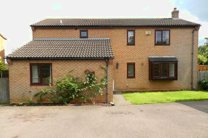 4 Bedroom Detached House To Rent In Sallow Avenue, Northampton, NN3