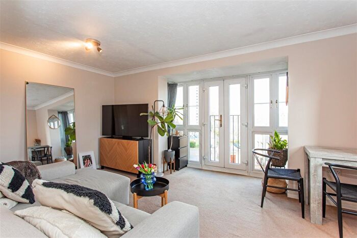 2 Bedroom Flat For Sale In Riley House, Bow, E3