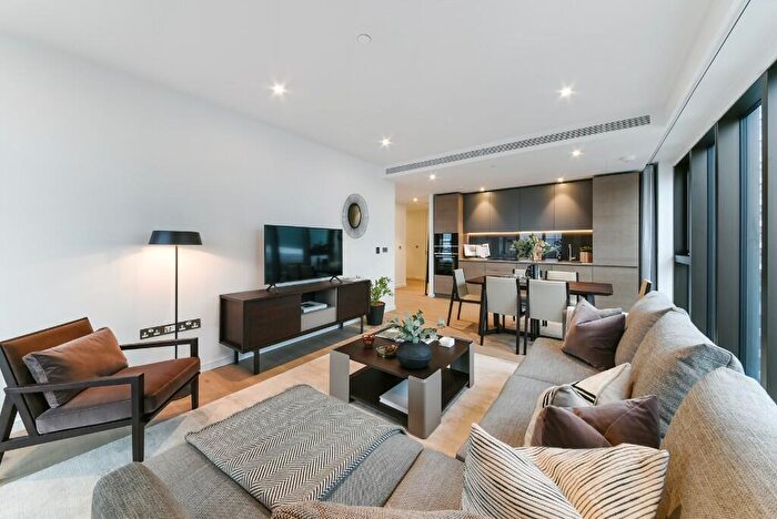 2 Bedroom Apartment To Rent In George Street, London, E14