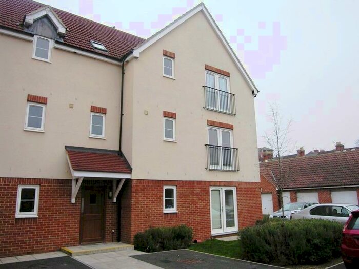 2 Bedroom Apartment To Rent In Towpath Gardens, The Moorings, Swindon, SN1