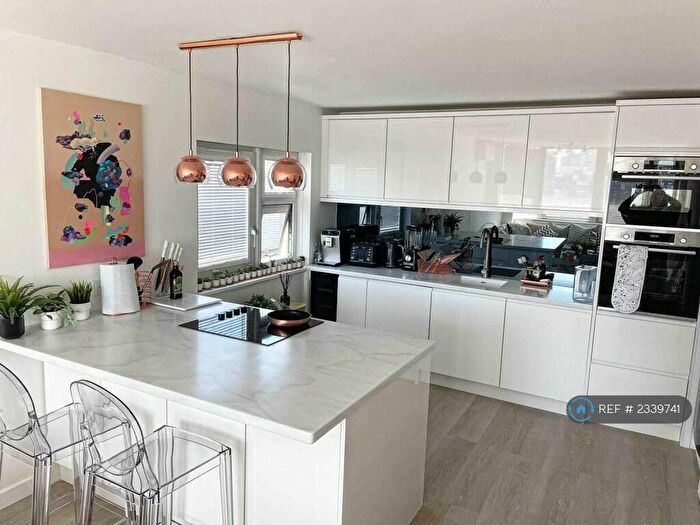 2 Bedroom Flat To Rent In Shoreditch House, London, N1