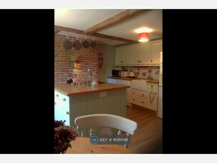 2 Bedroom Maisonette To Rent In Orchard Court, Kent, TN12