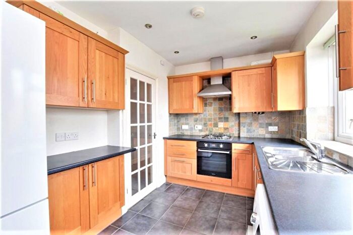 2 Bedroom Flat To Rent In Beaconsfield Close, London, SE3