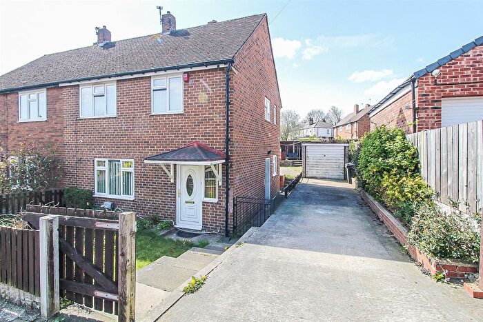 3 Bedroom Semi-Detached House For Sale In Princess Lane, Earlsheaton, Dewsbury, WF12