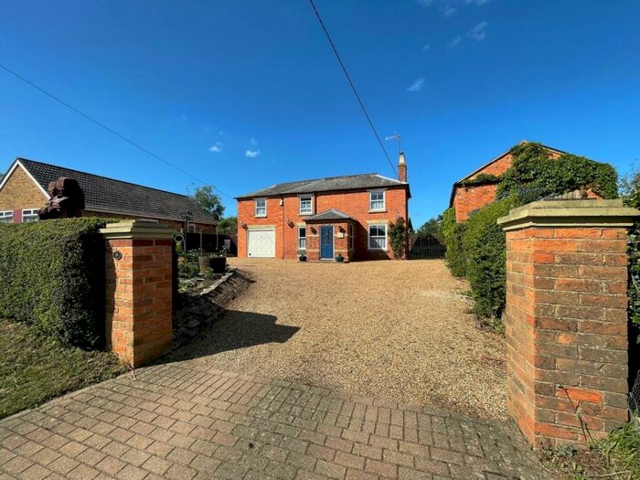 4 Bedroom Detached House For Sale In High Street, Yelvertoft, Northampton, NN6