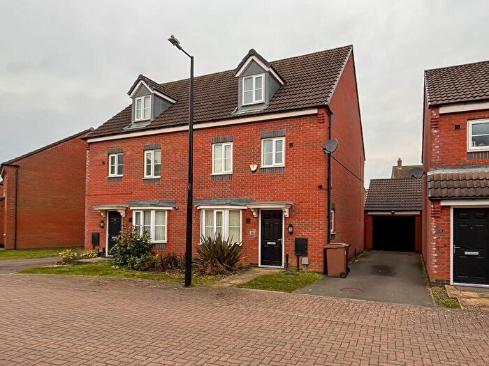 4 Bedroom Semi-Detached House To Rent In Sandpit Drive, Leicester, LE4